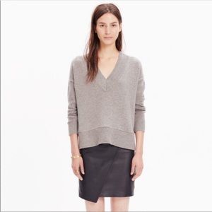 Madewell gray V-neck sweater size xs